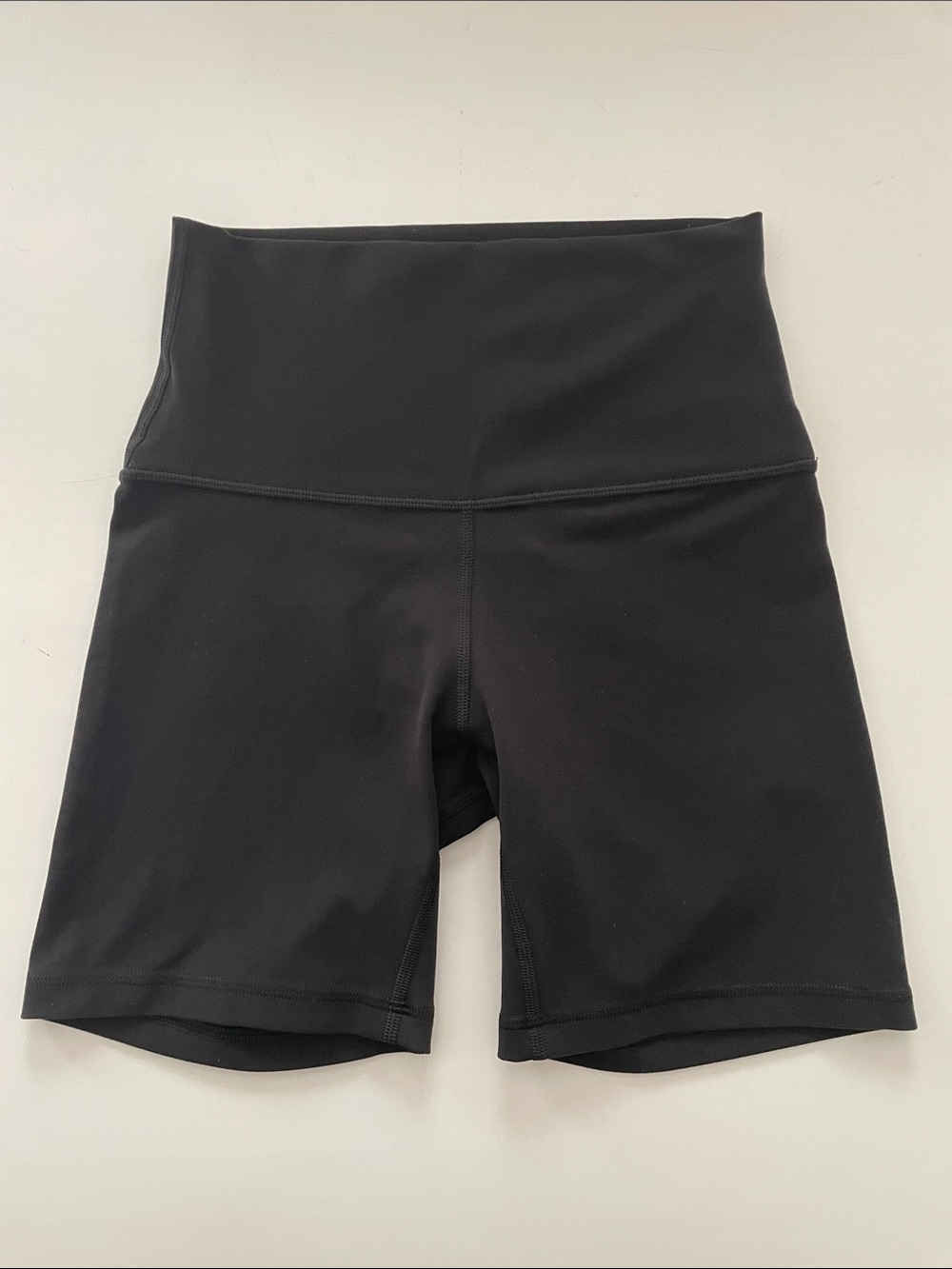 Lululelon Align High-Rise Black Short 6 Inch. 4